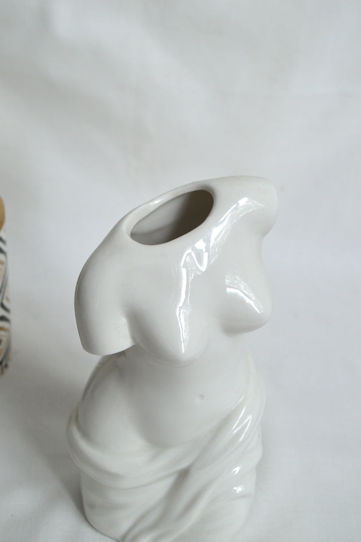 vase buste