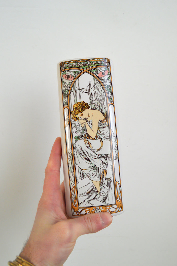 vase-mural-art-nouveau
