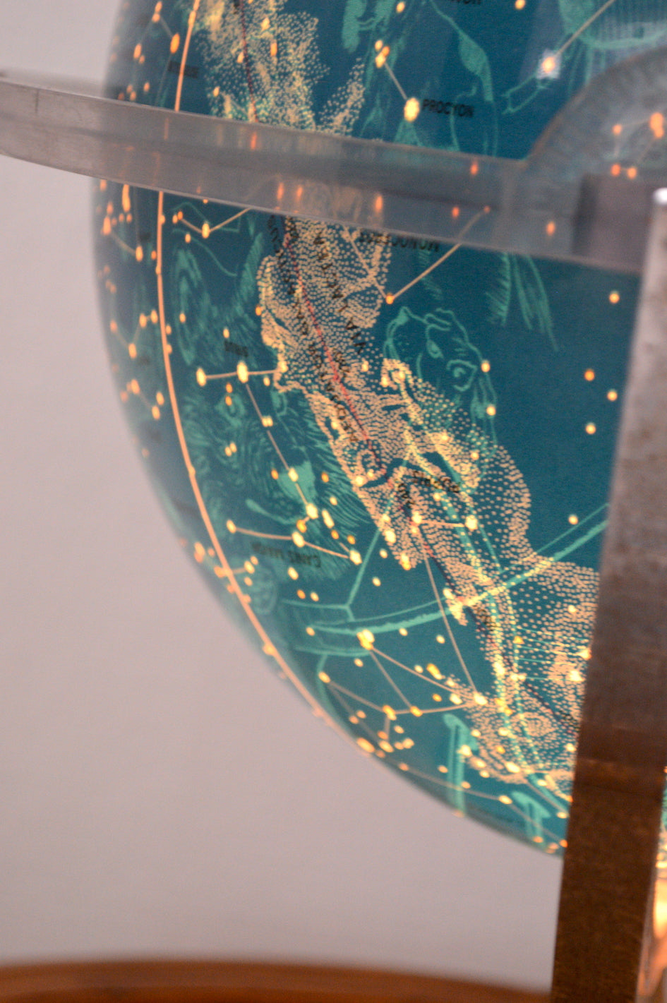 Globe céleste Alpha lumineux