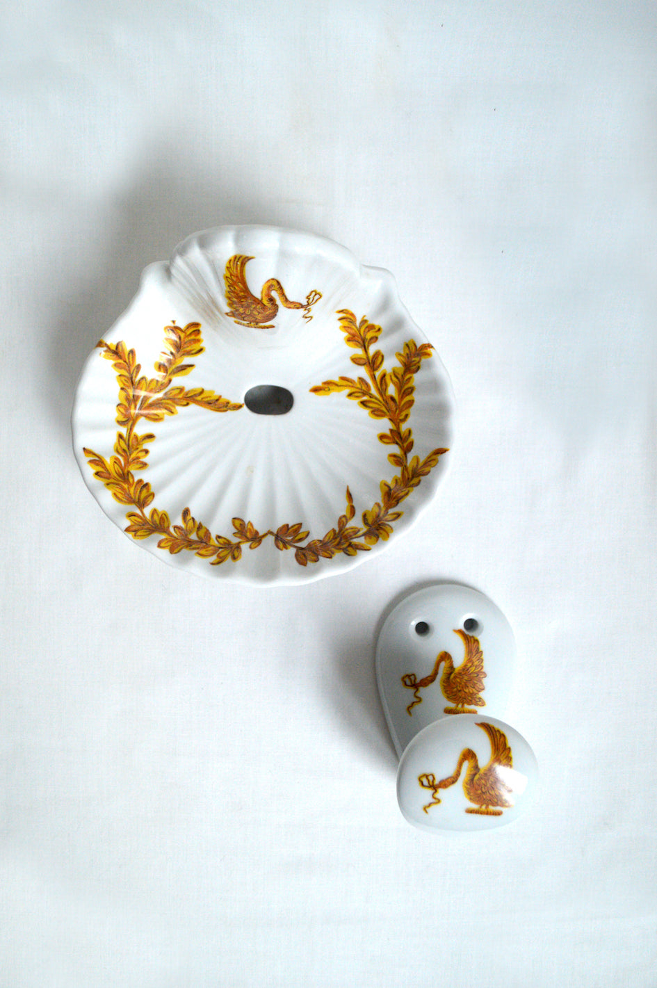 Patère et Porte-savon en porcelaine