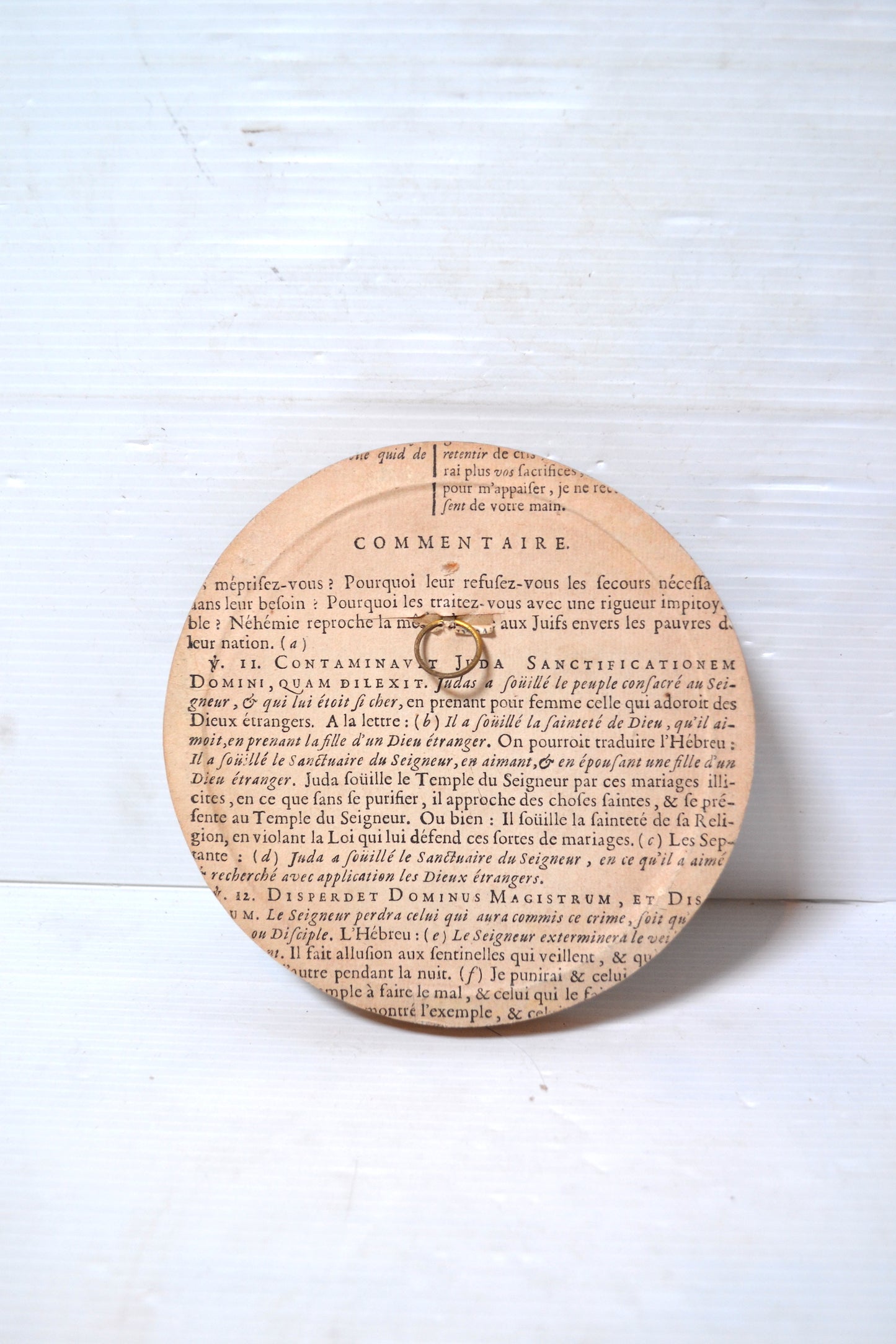 Cadre circulaire doré