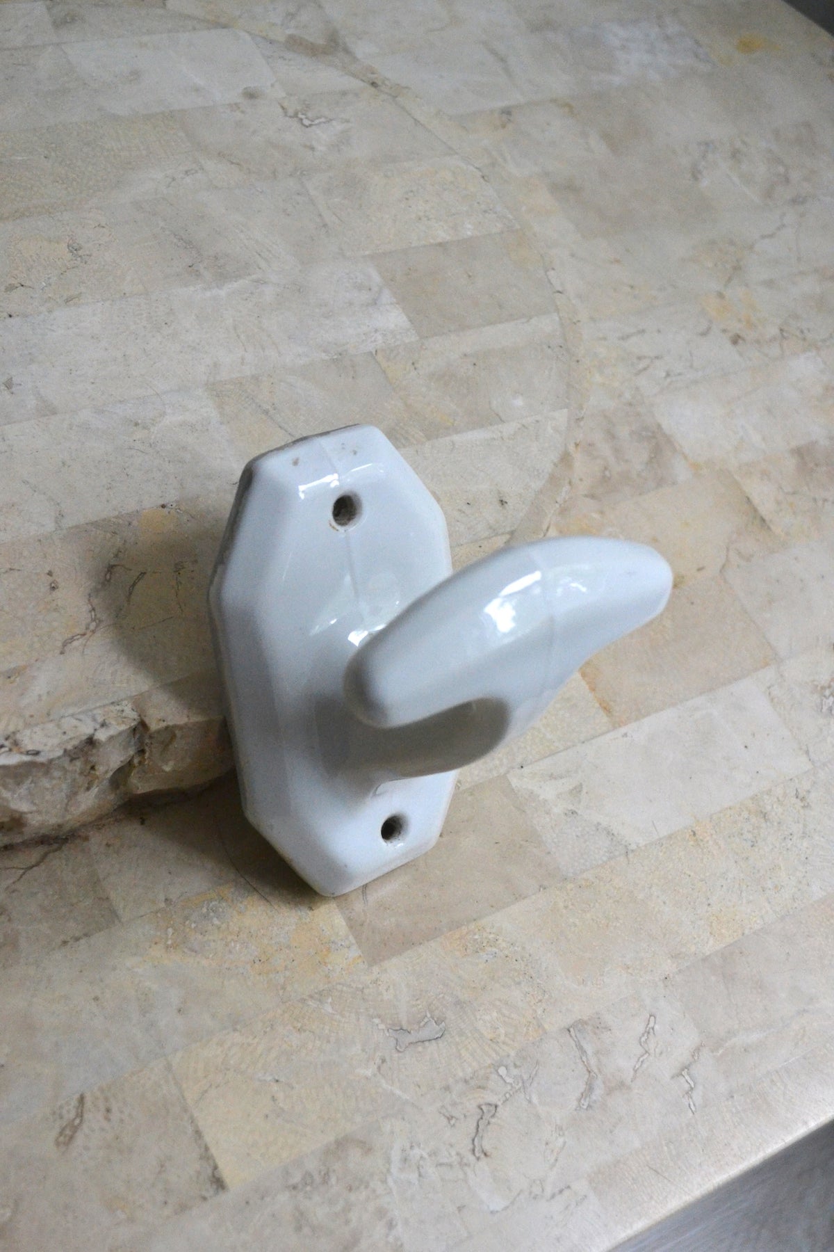 Patère en porcelaine