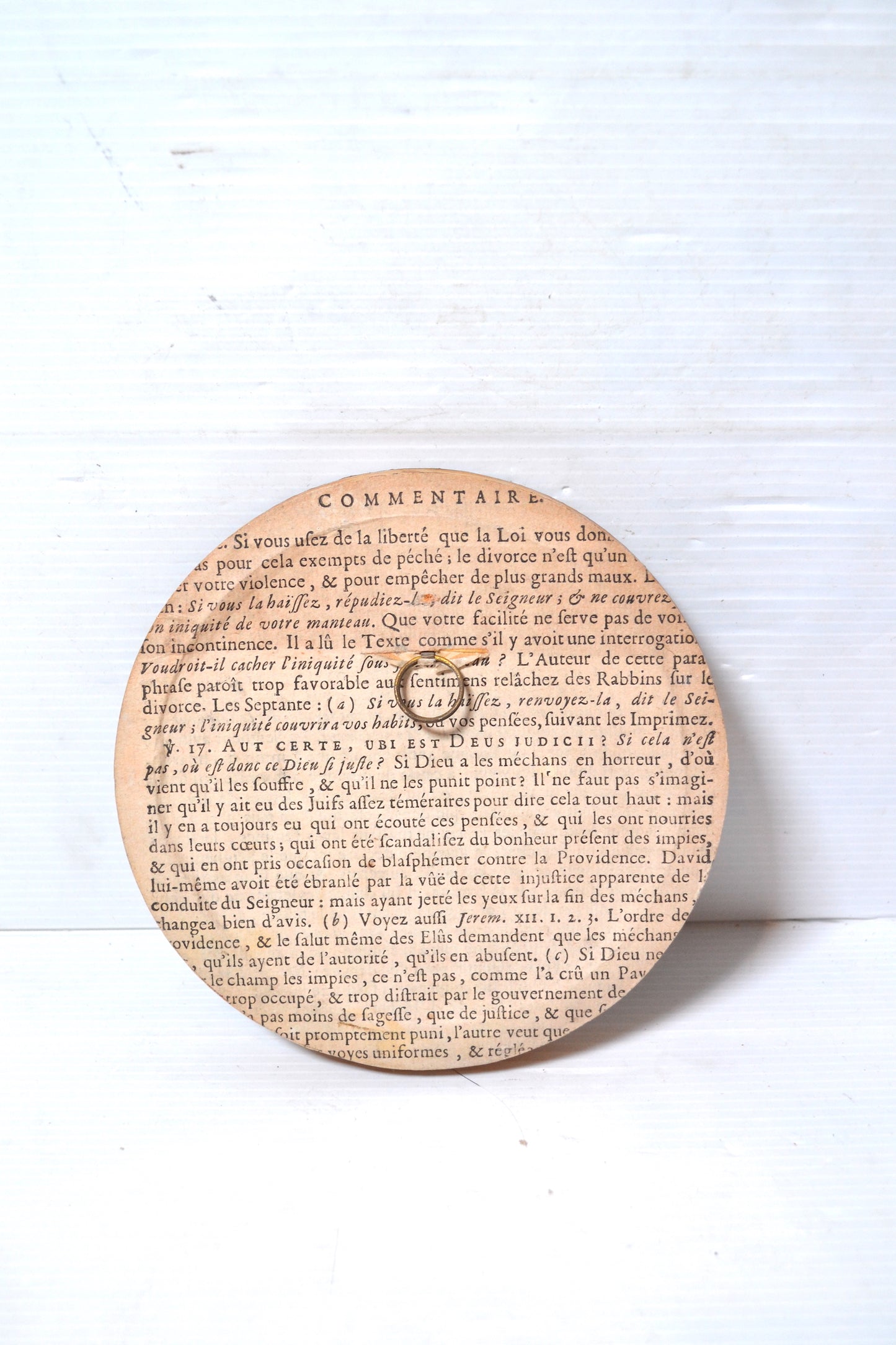 Cadre circulaire doré