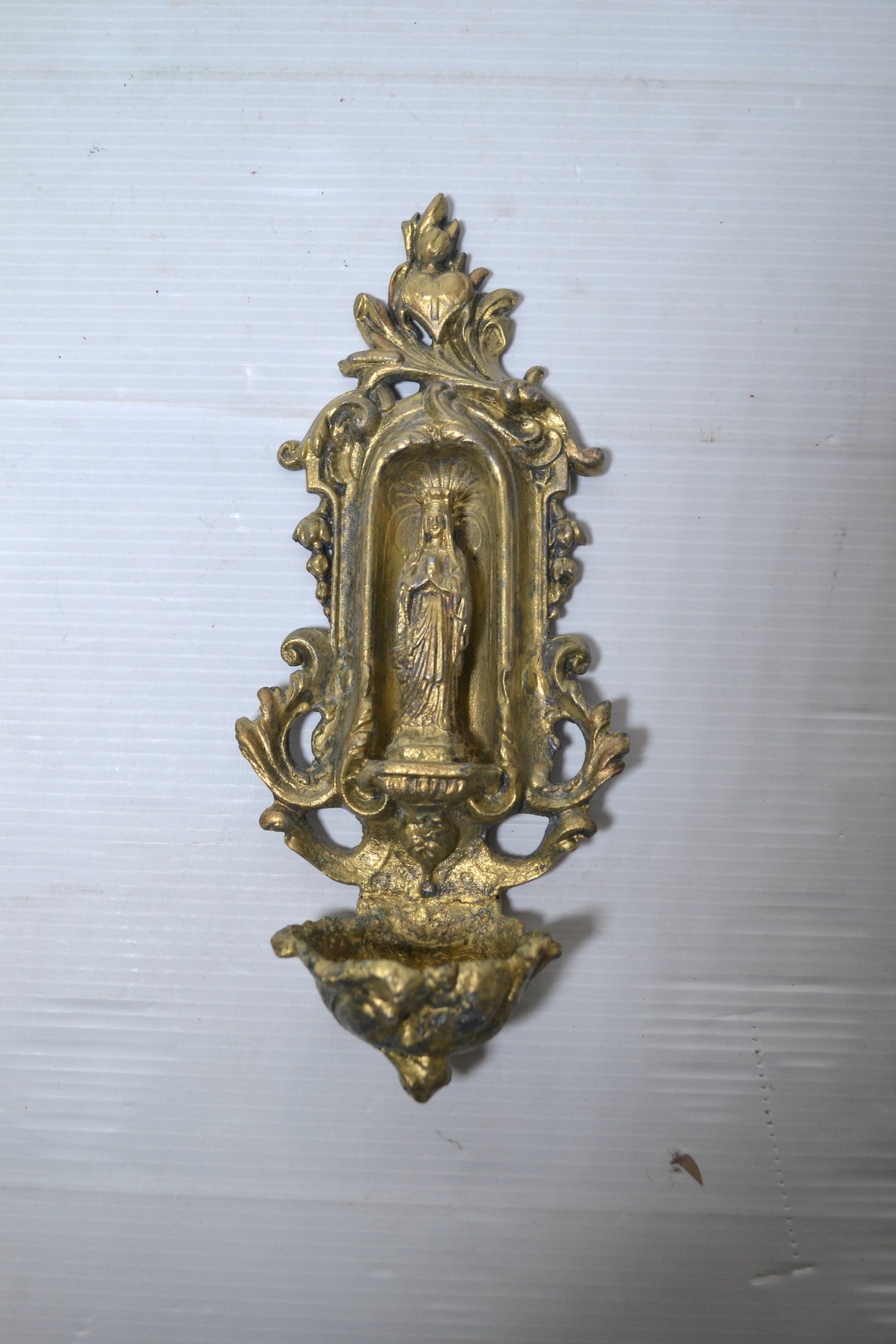 Ancien bénitier