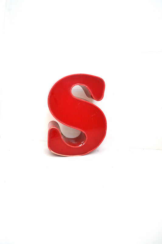Lettre d'enseigne S