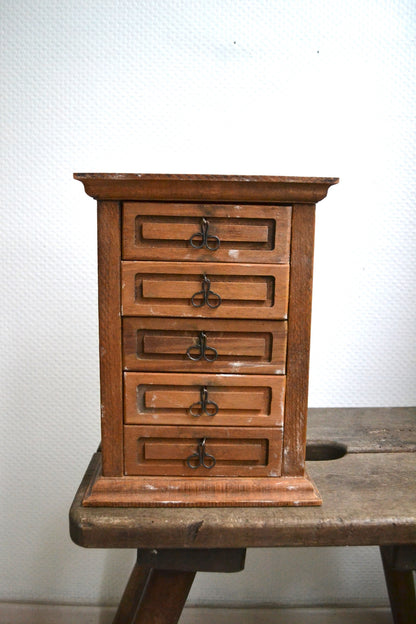 Boîte à bijoux en bois
