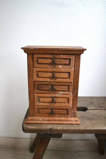 Boîte à bijoux en bois