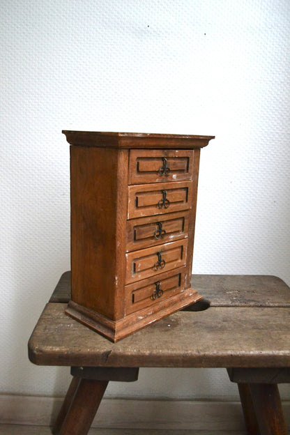 Boîte à bijoux en bois