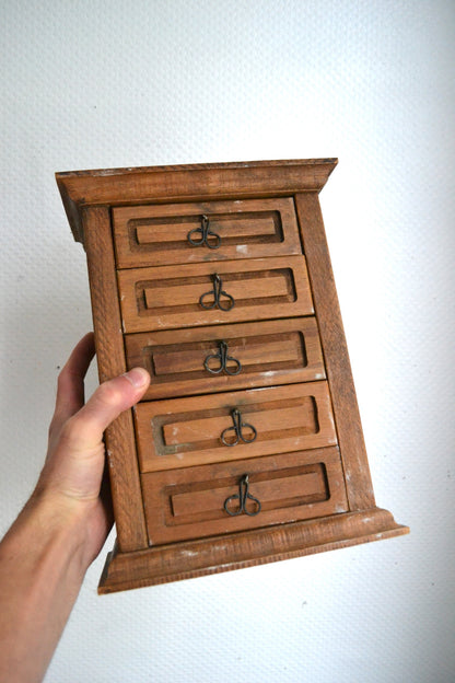 Boîte à bijoux en bois