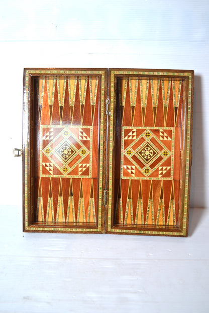 Jeu d'échecs de dames et de Backgammon en marqueterie
