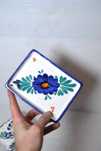 Ancien beurrier peint à la main