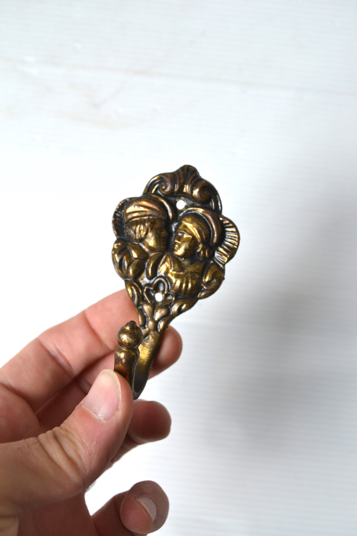 Patère en bronze