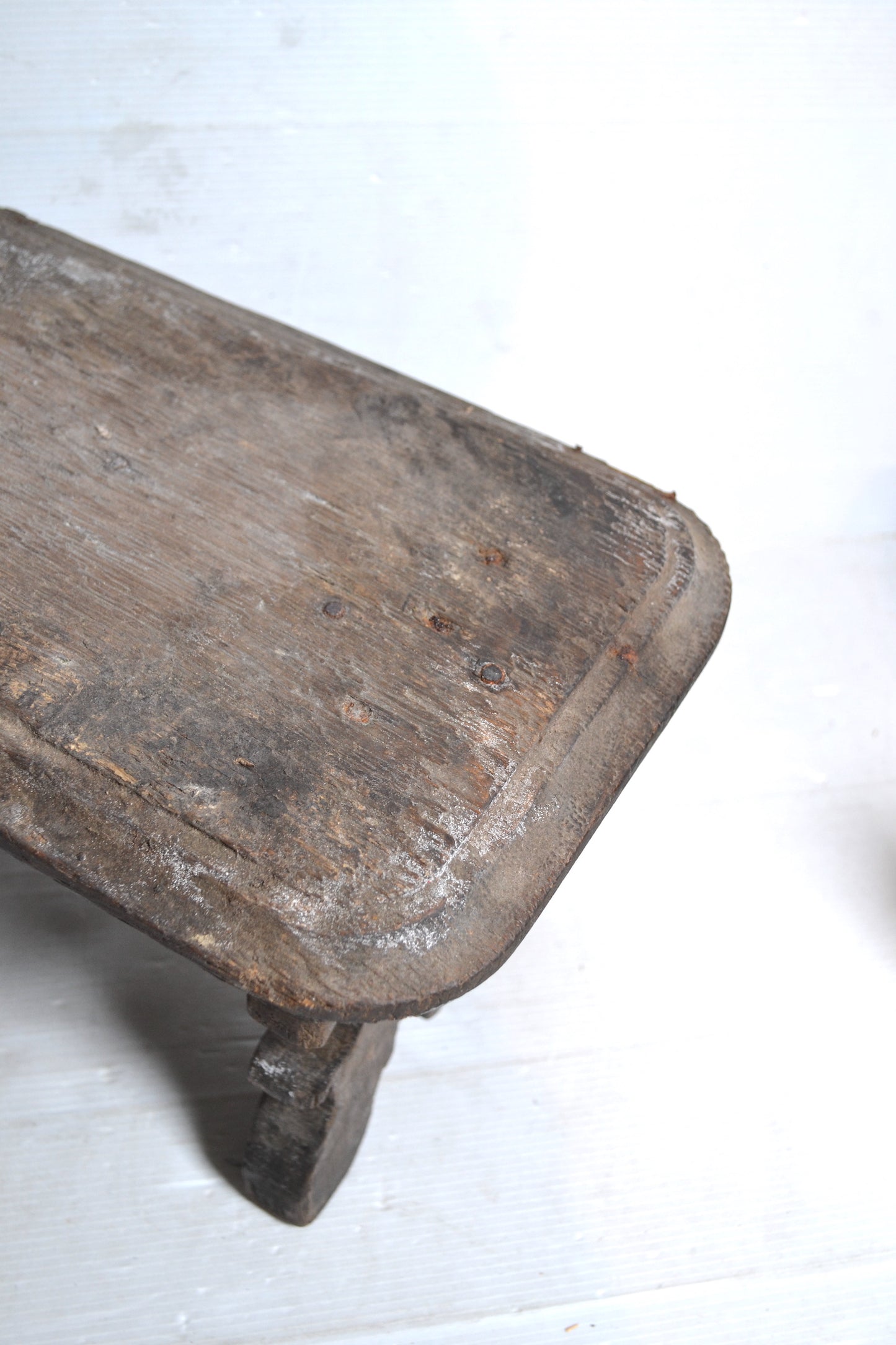 Ancien tabouret en bois