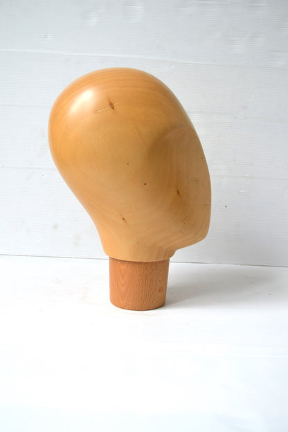 Tête à chapeau