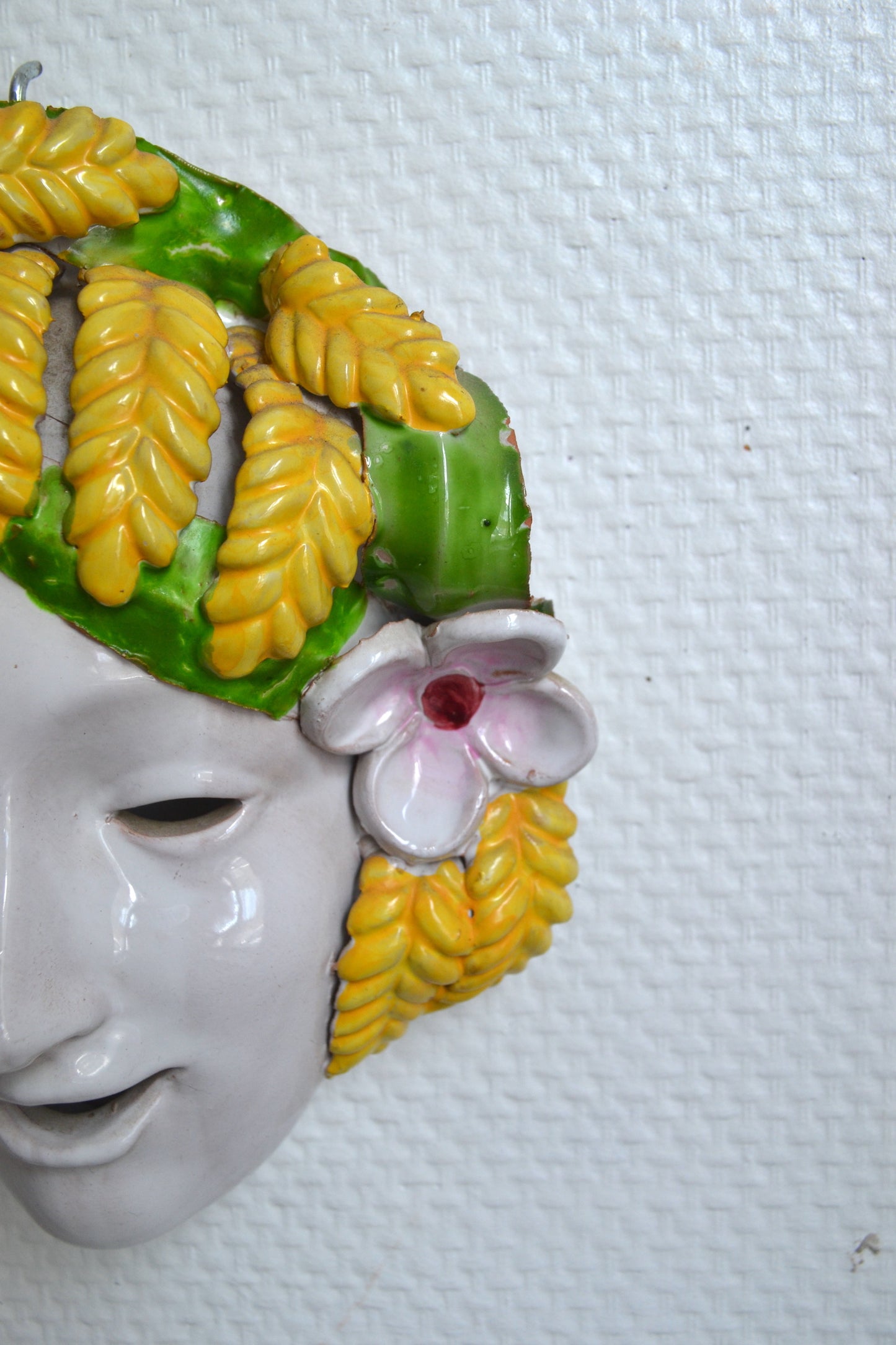 Masque italien en barbotine