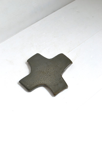 Croix en céramique