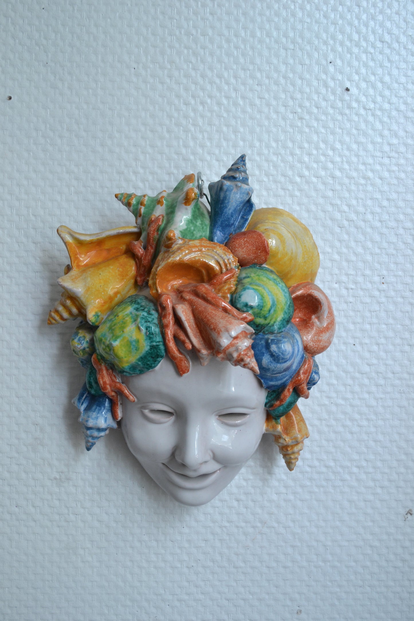 Masque italien en barbotine