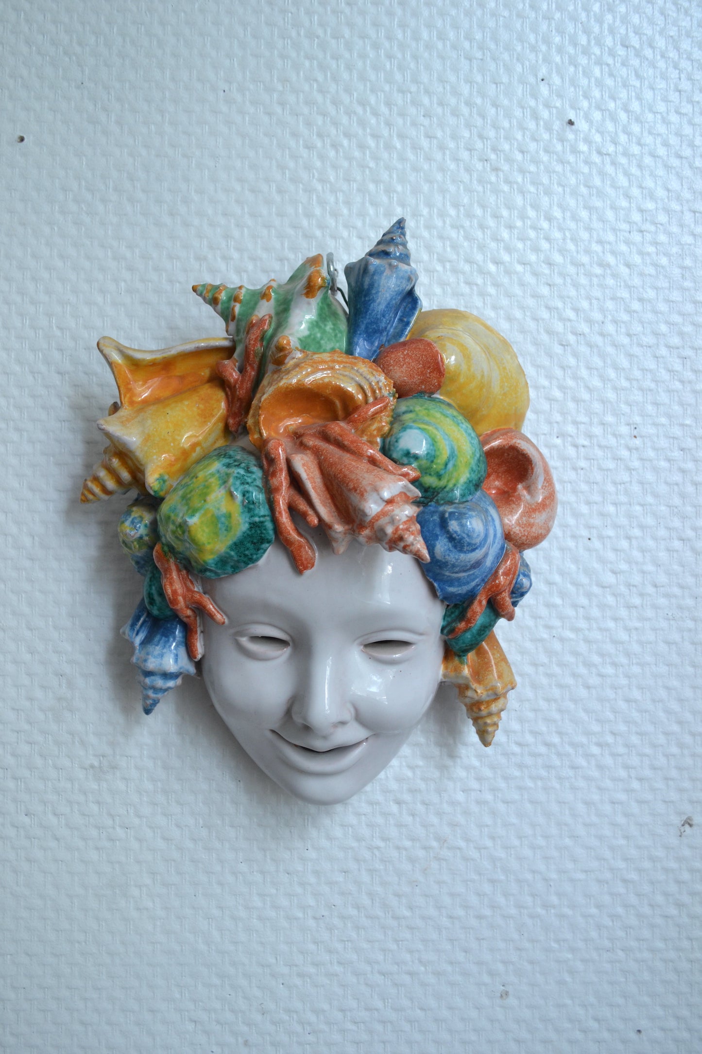 Masque italien en barbotine