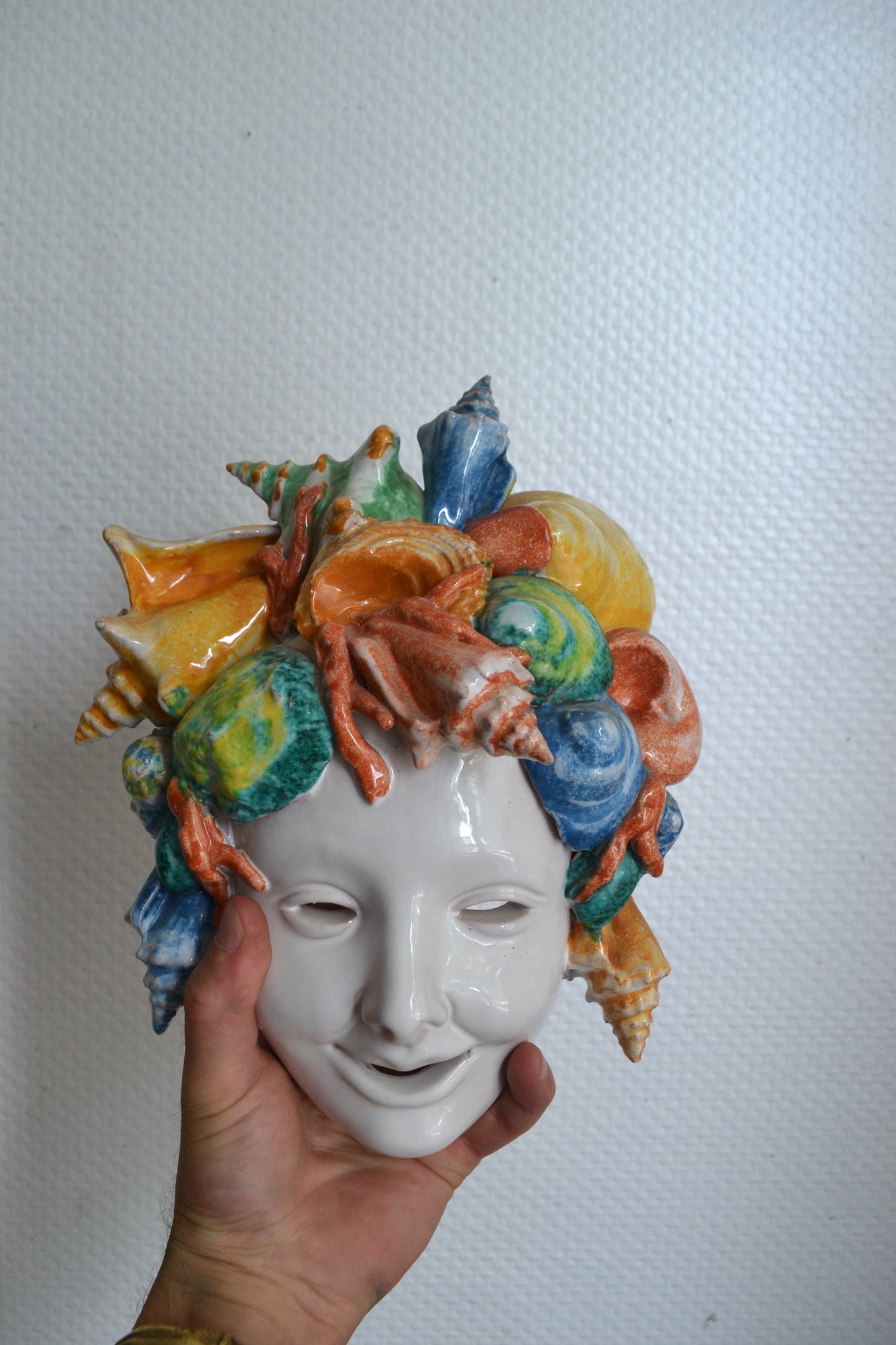 Masque italien en barbotine