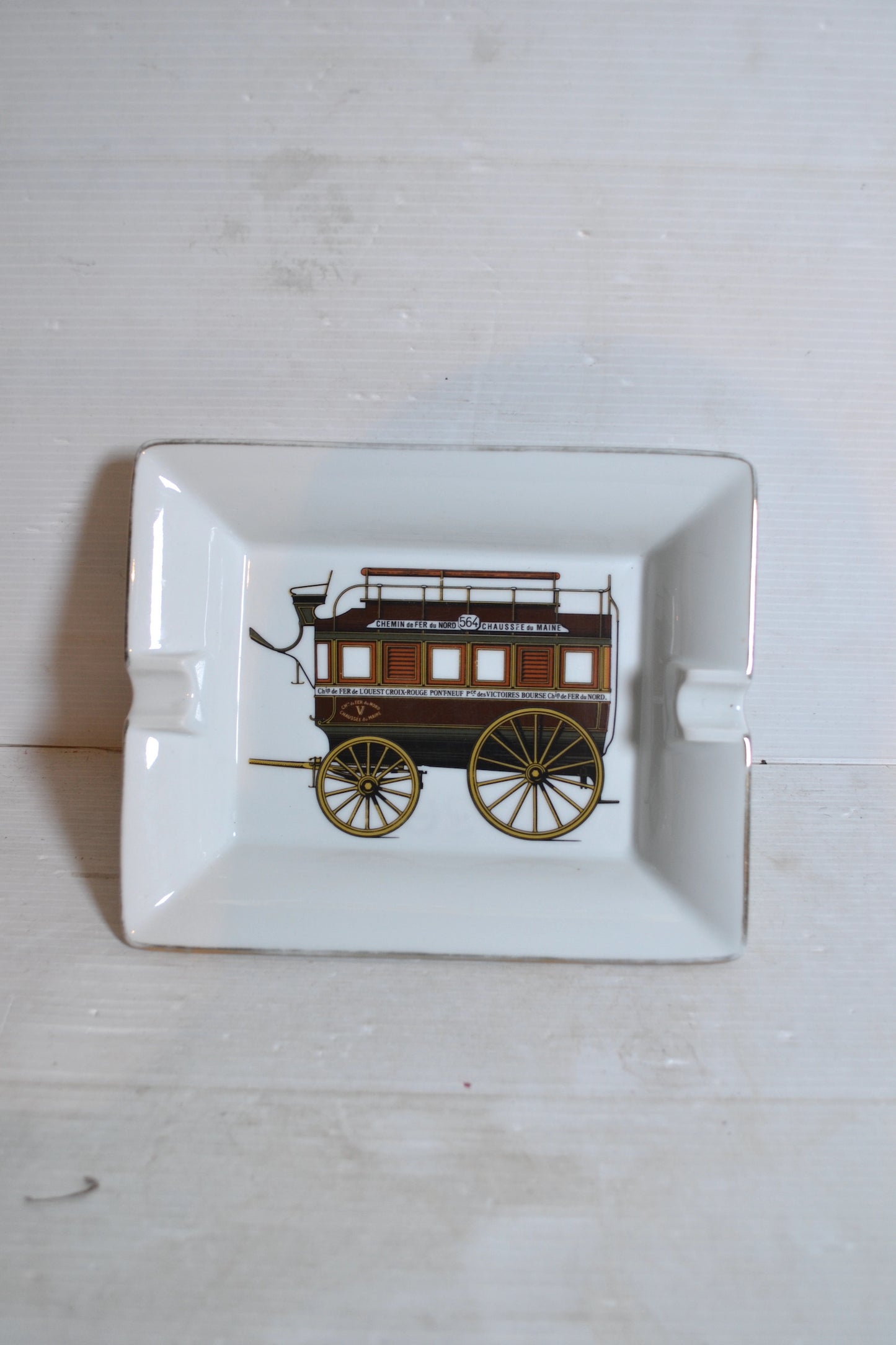 Cendrier en porcelaine de Limoges