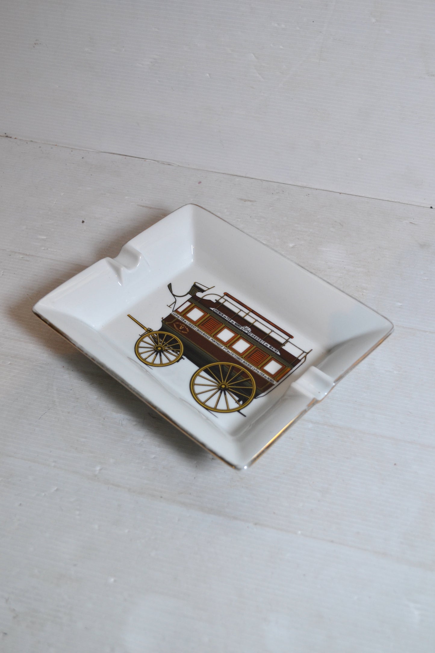 Cendrier en porcelaine de Limoges