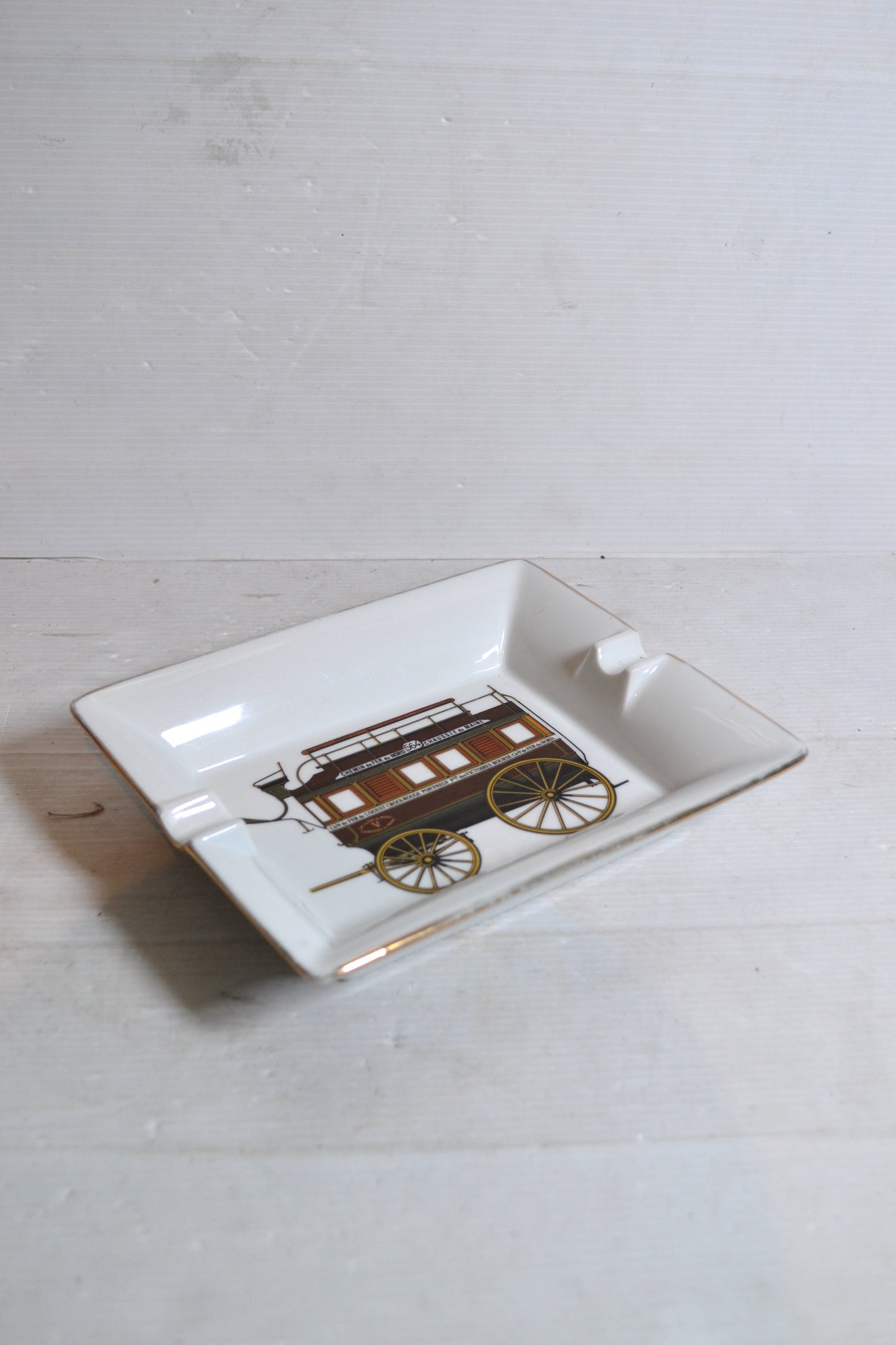 Cendrier en porcelaine de Limoges