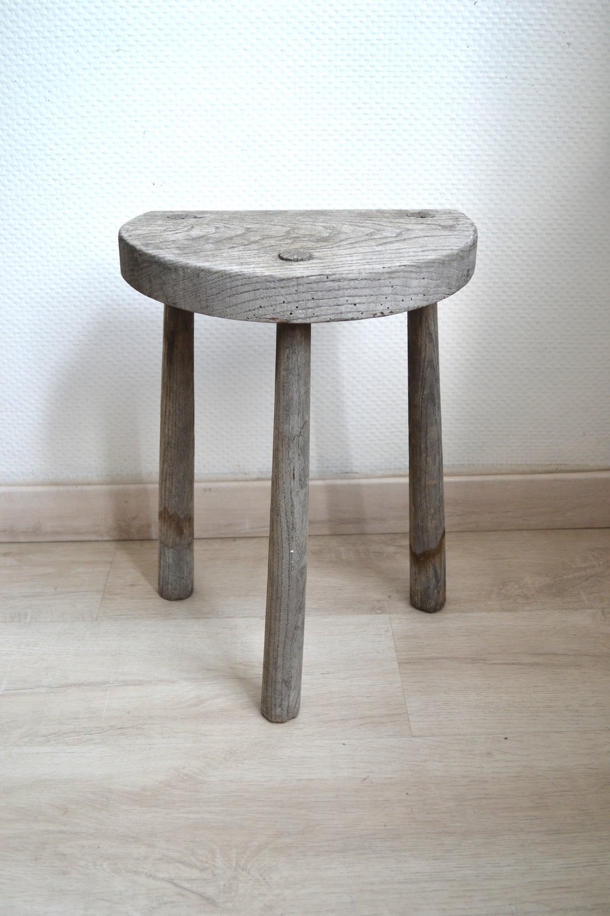 Tabouret tripode