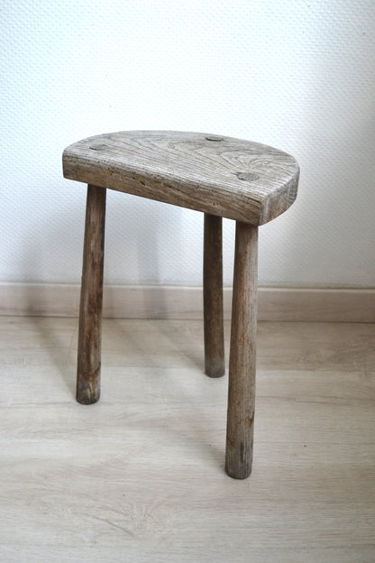 Tabouret tripode
