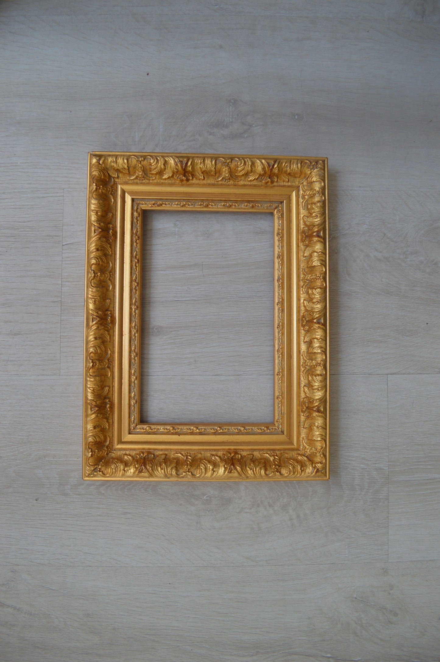 Cadre en bois doré