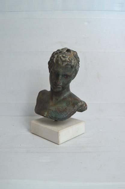 Buste d'ephèbe