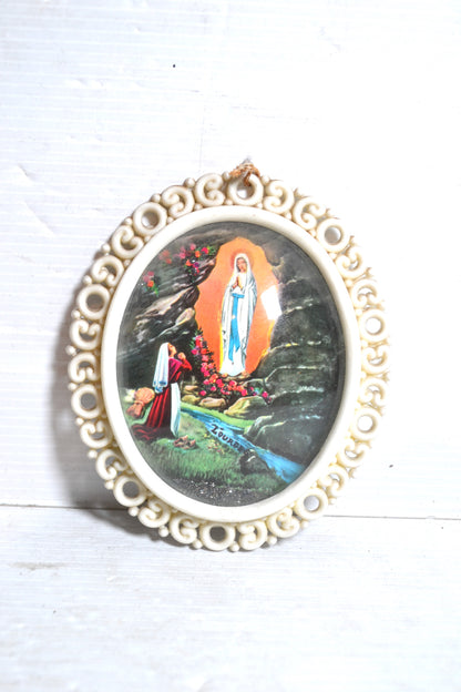 Cadre bombé religieux