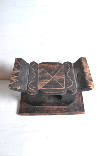 Repose-tête africain en bois