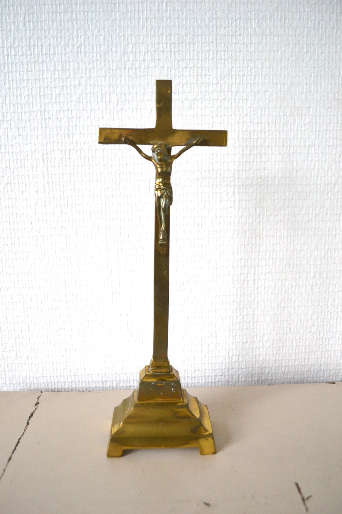 Crucifix en laiton