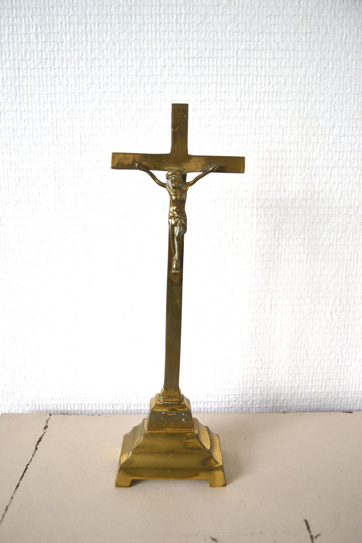 Crucifix en laiton