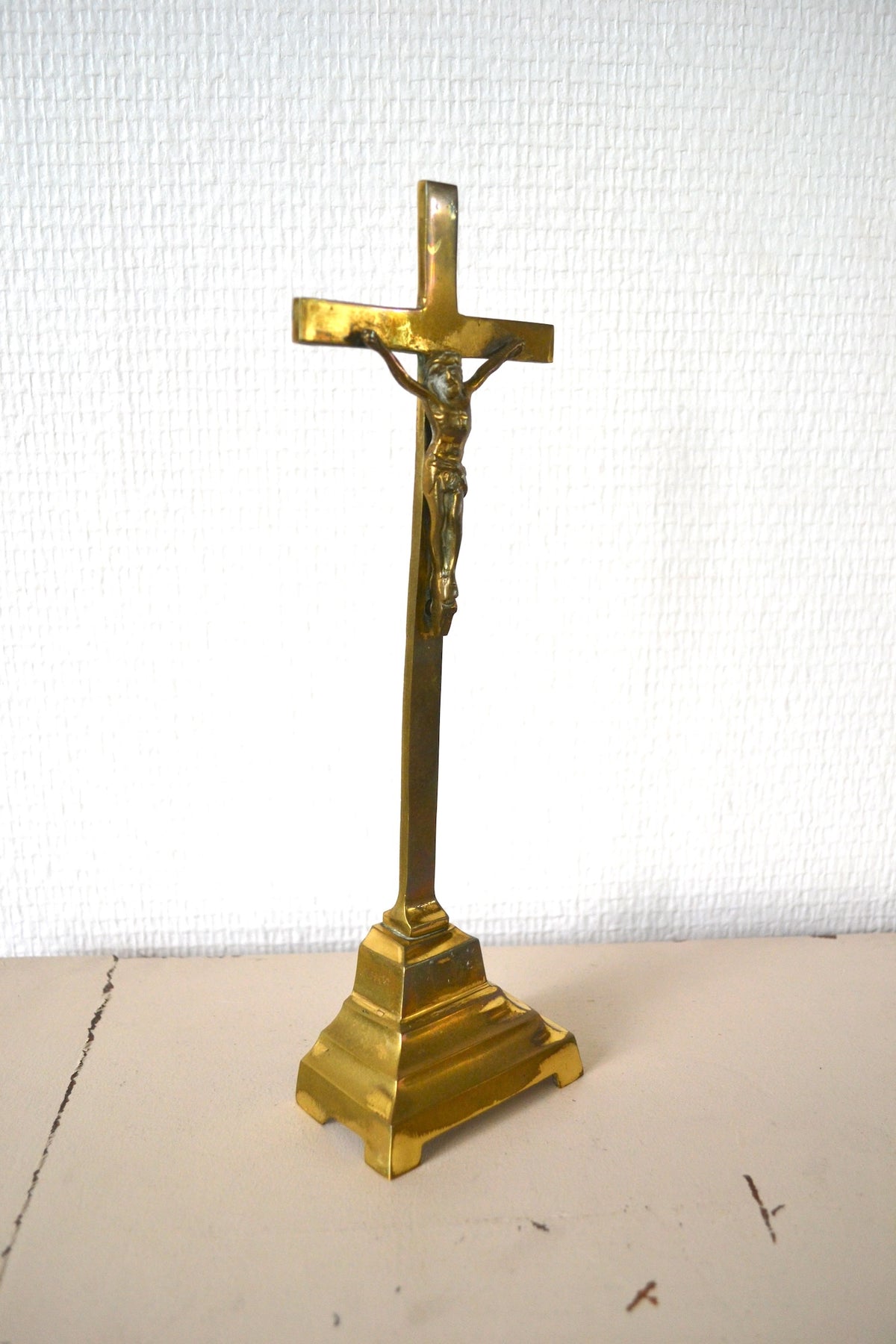 Crucifix en laiton