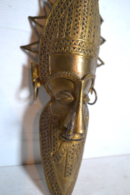 Masque en bronze