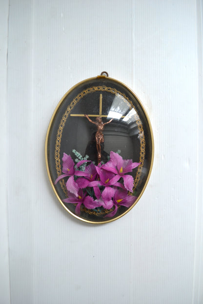 Crucifix sous verre bombé
