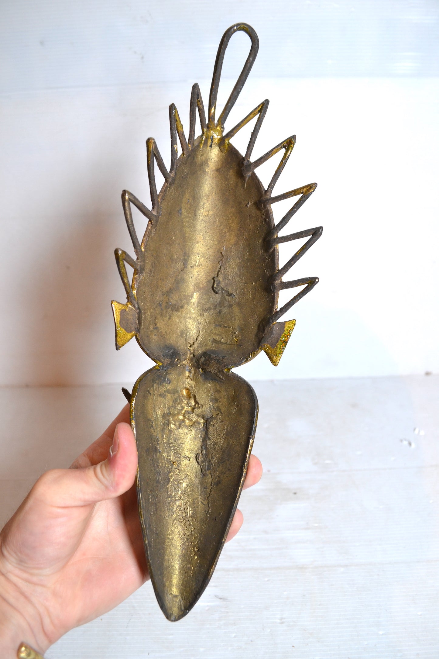 Masque africain en bronze