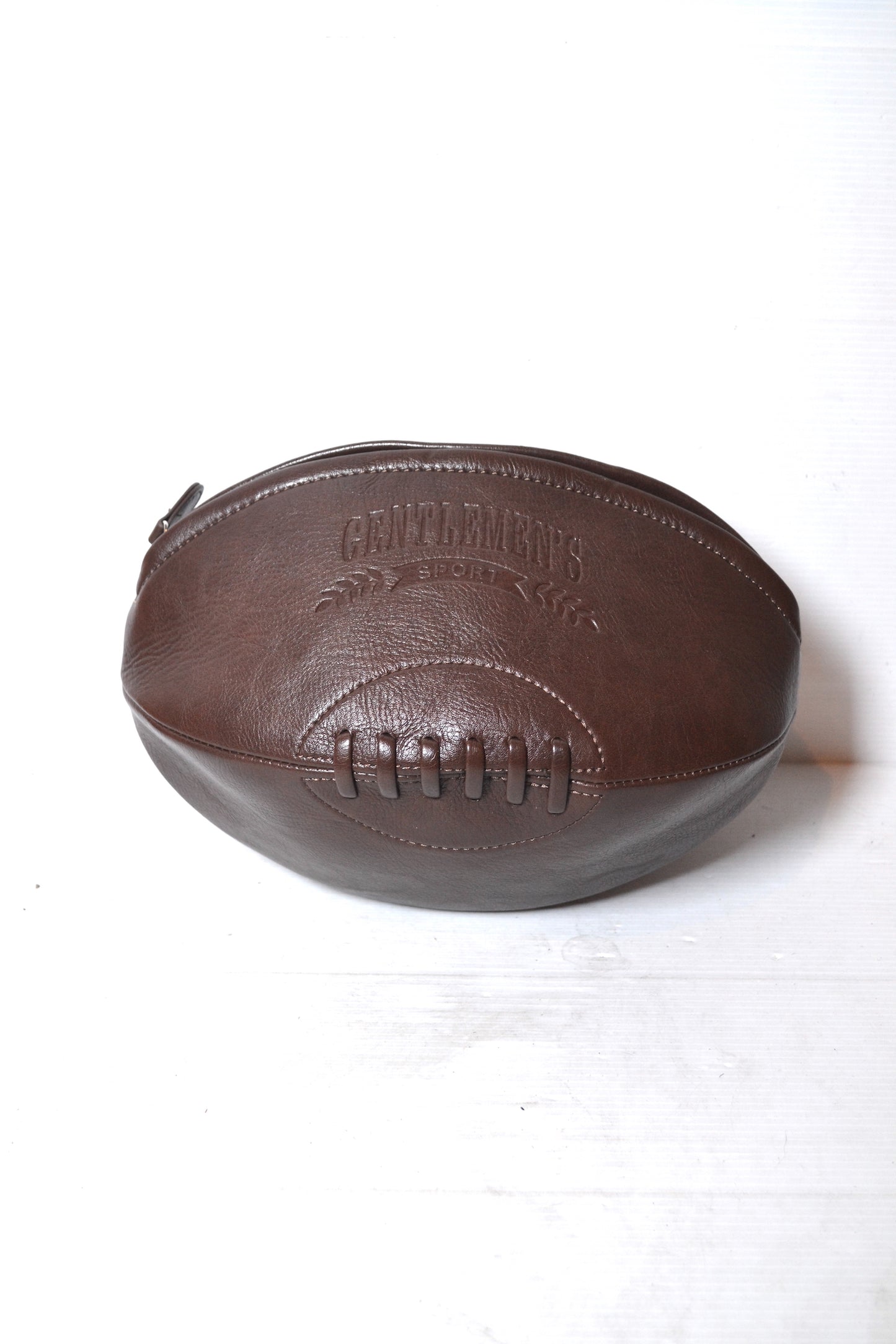 Trousse de toilette ballon de rugby La Chaise Longue