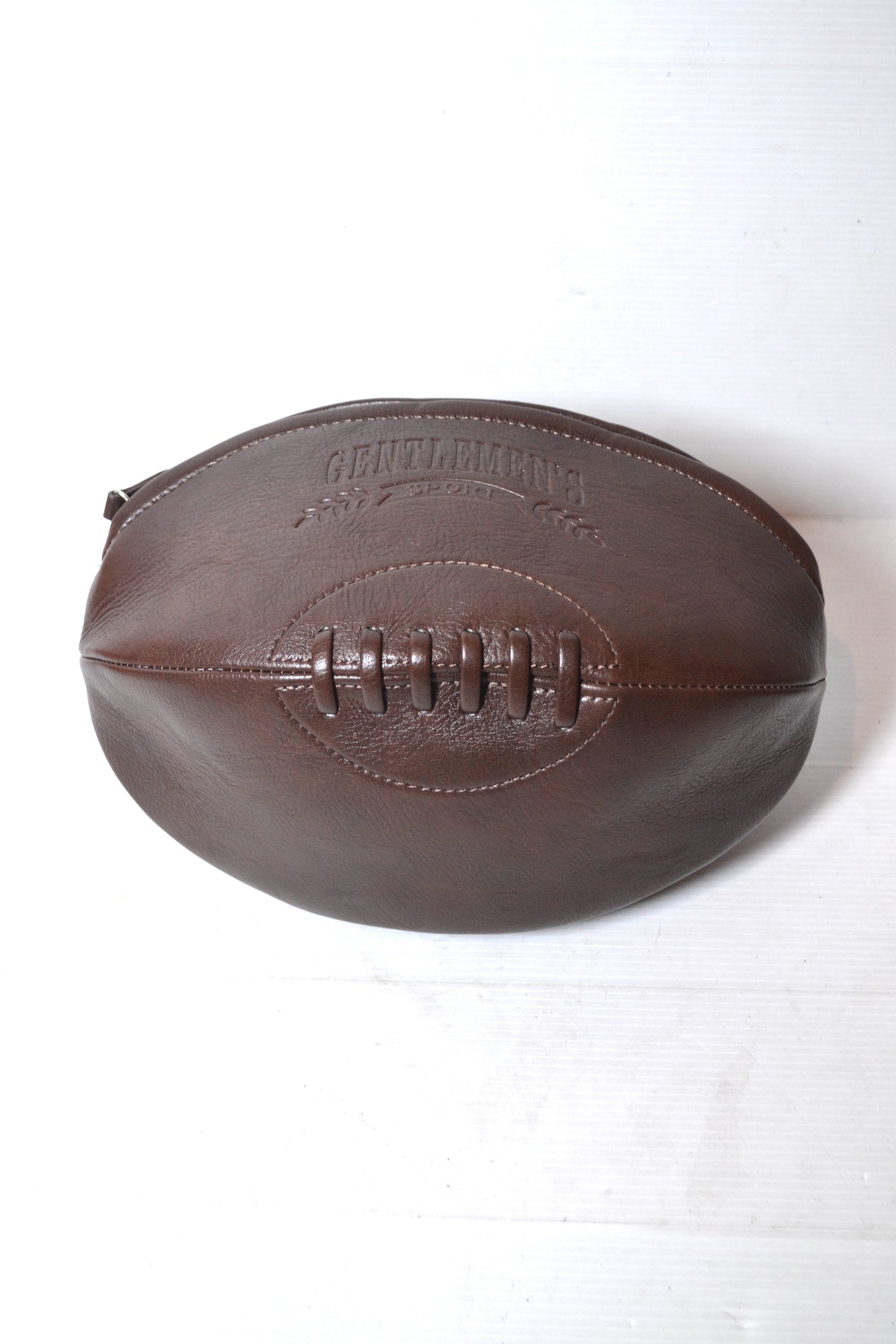 Trousse de toilette ballon de rugby La Chaise Longue