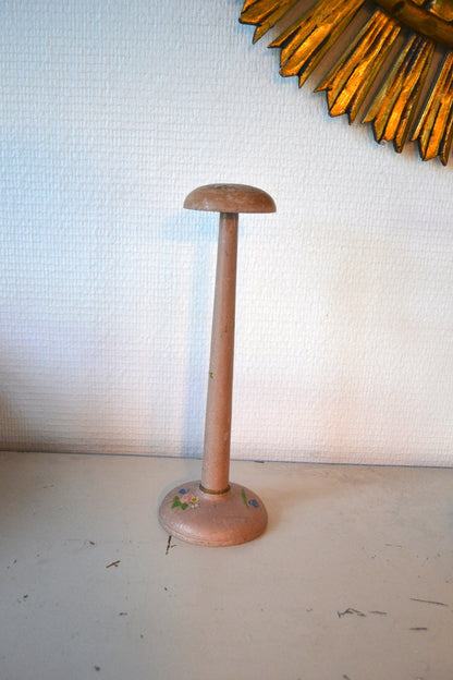 Tête à chapeau