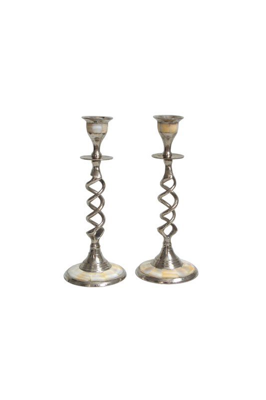paire de bougeoirs torsadés