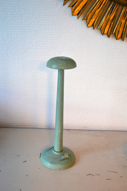 Tête à chapeau