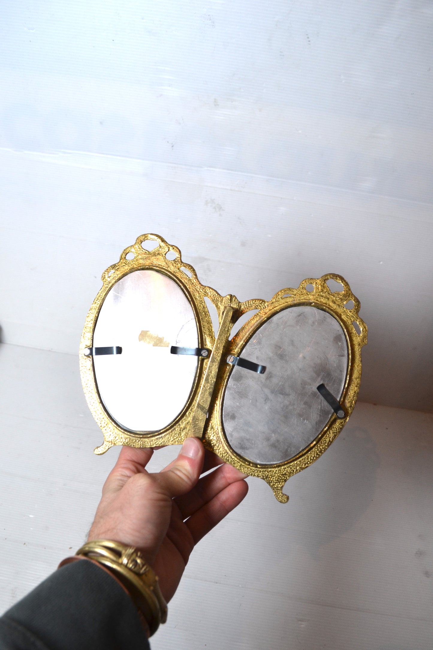 Ancien cadre double doré en laiton à poser