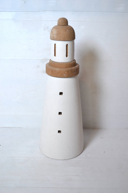Phare décoratif en bois