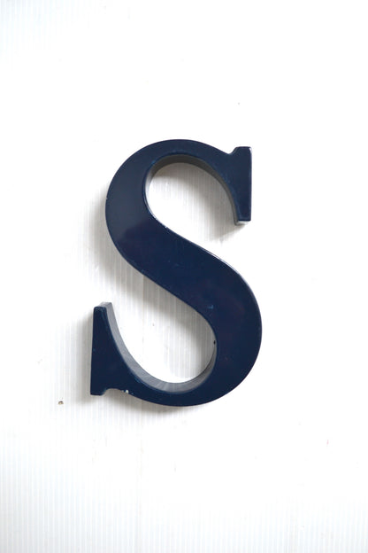 Lettre d'enseigne S