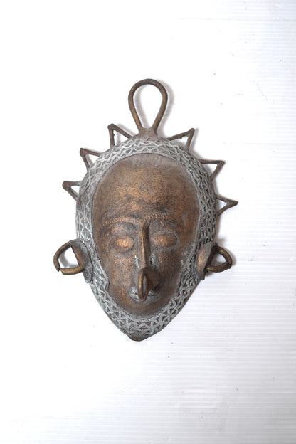 Masque en bronze