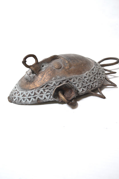 Masque en bronze
