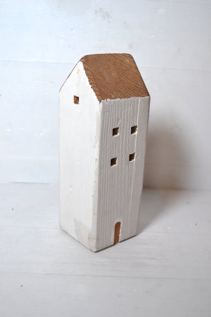 Maison décorative en bois