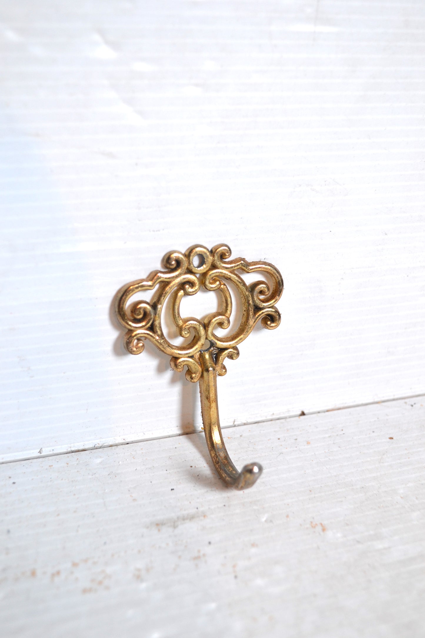 Ancien crochet doré